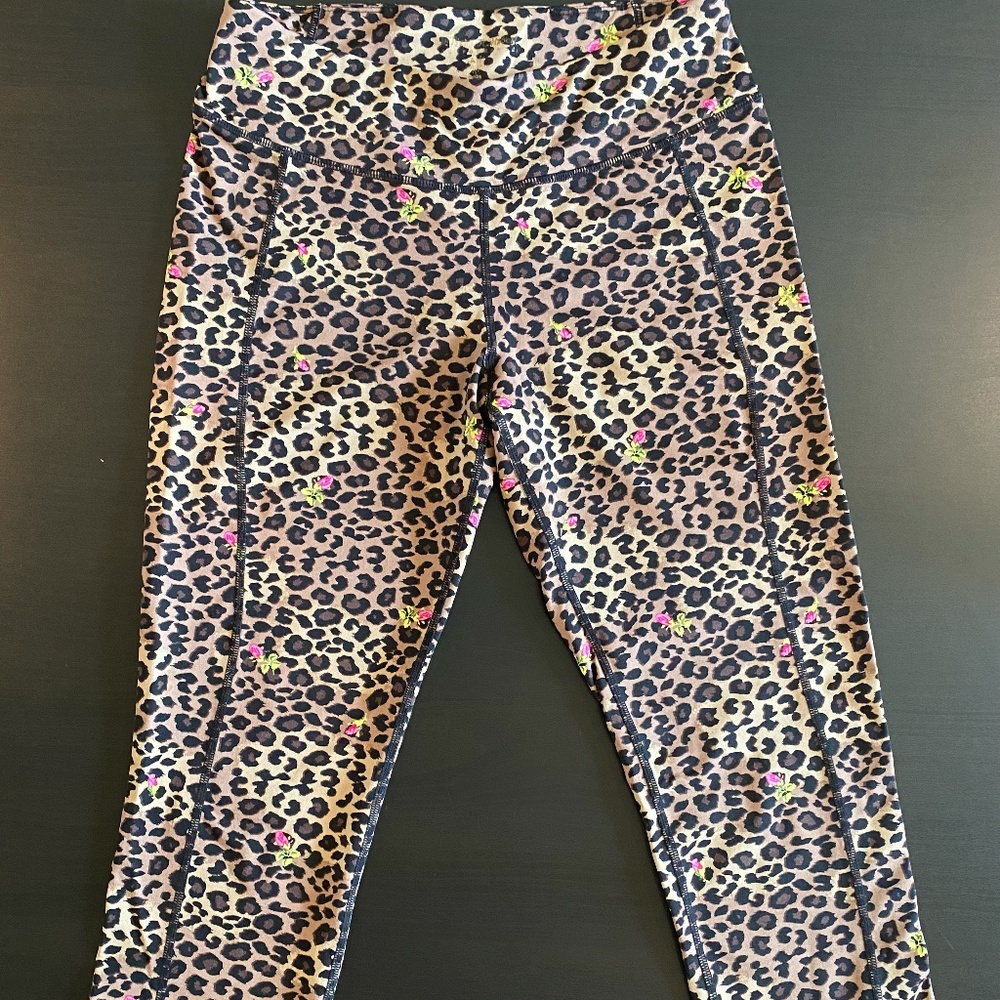 Betsey Johnson "Give Love Get Love" Crop Yoga Pants